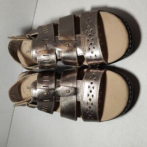 CLARKS Brand Lexi Qein Stle Sandals